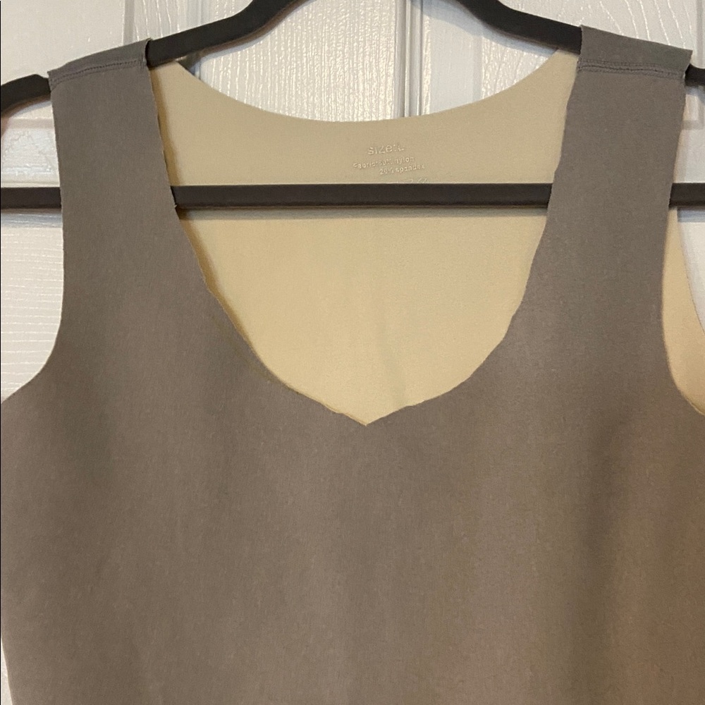 Gray Sleeveless Top - Picture 3 of 5